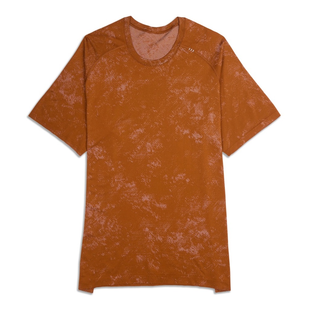 2 Men’s Lululemon tops